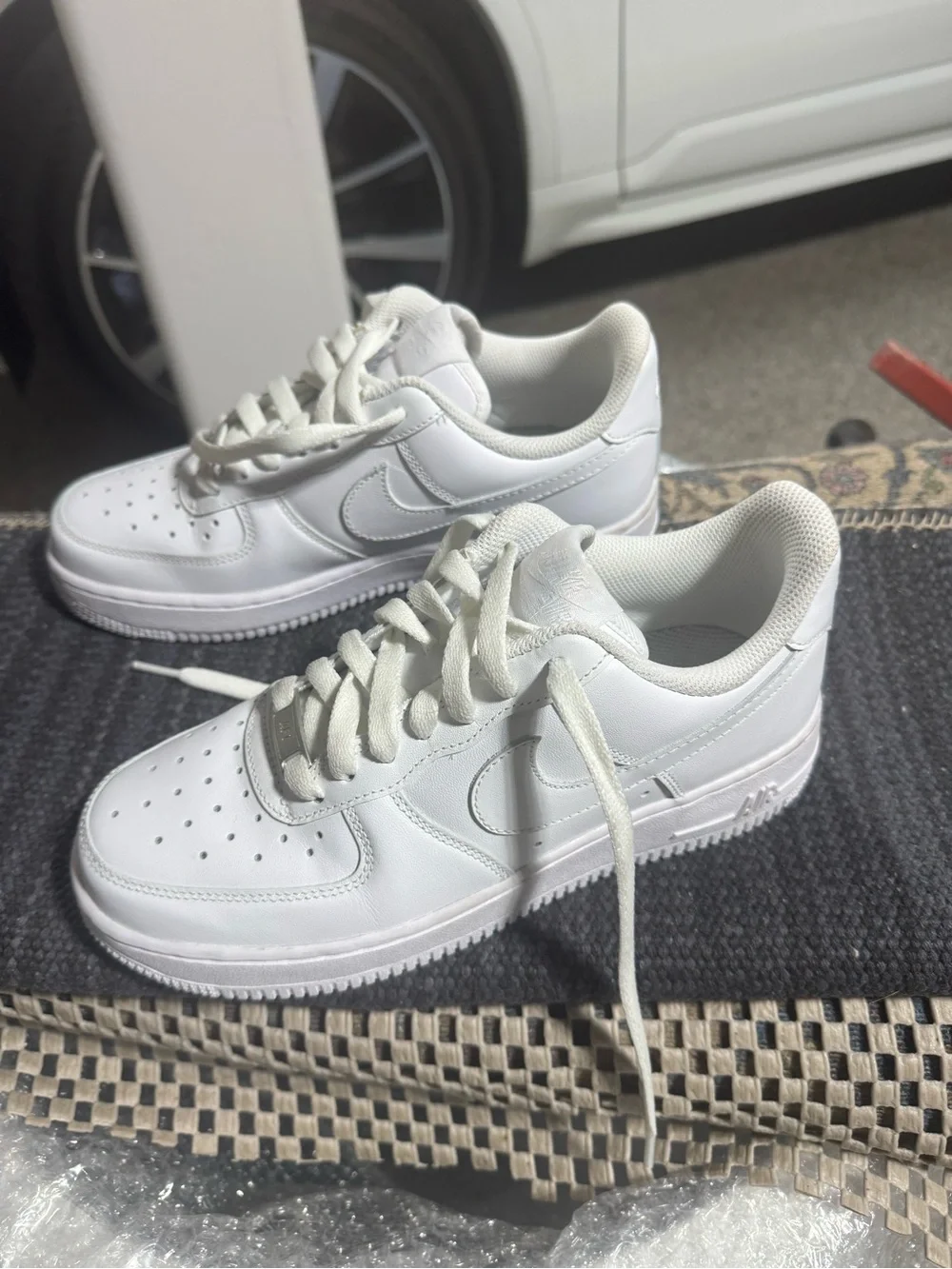 Nike woman’s White Low-Top Sneakers - All-White Leather Like new